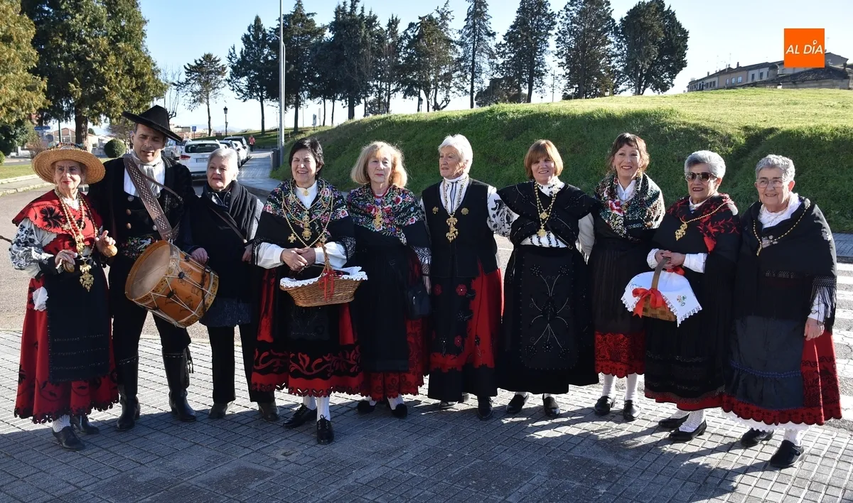 Foto 3 - Rosario P&eacute;rez recibe el bast&oacute;n de mando por 33&ordf; ocasi&oacute;n exhortando a que no se pierda la tradici&oacute;n