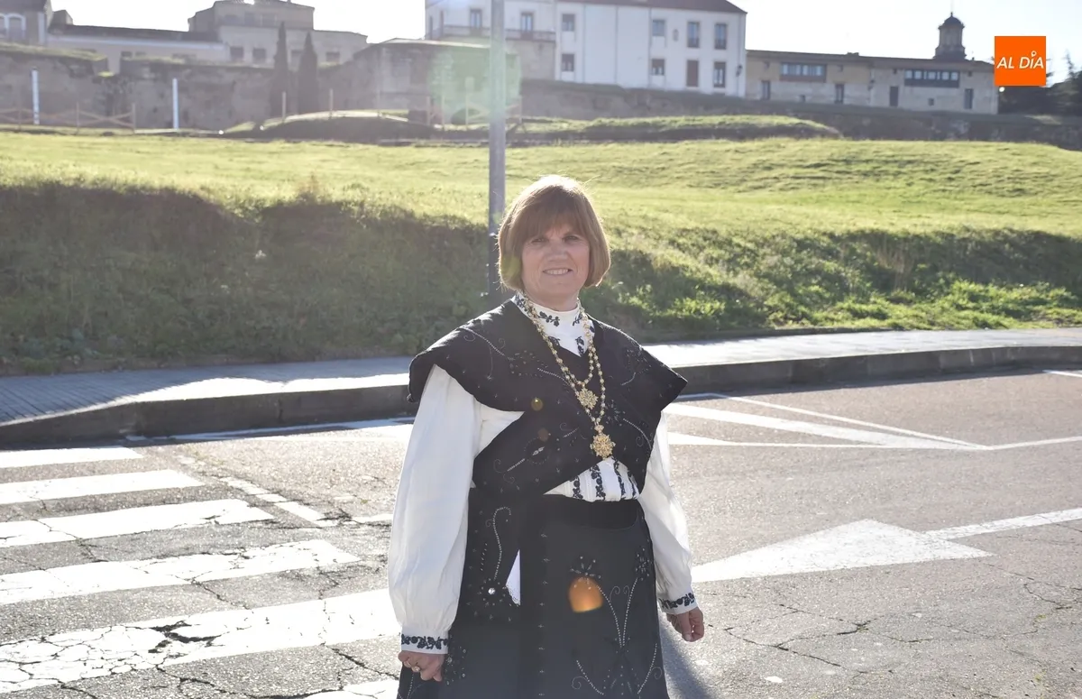Foto 4 - Rosario P&eacute;rez recibe el bast&oacute;n de mando por 33&ordf; ocasi&oacute;n exhortando a que no se pierda la tradici&oacute;n