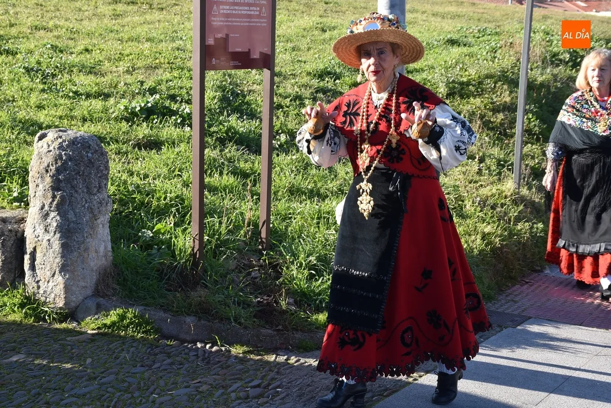 Foto 7 - Rosario P&eacute;rez recibe el bast&oacute;n de mando por 33&ordf; ocasi&oacute;n exhortando a que no se pierda la tradici&oacute;n