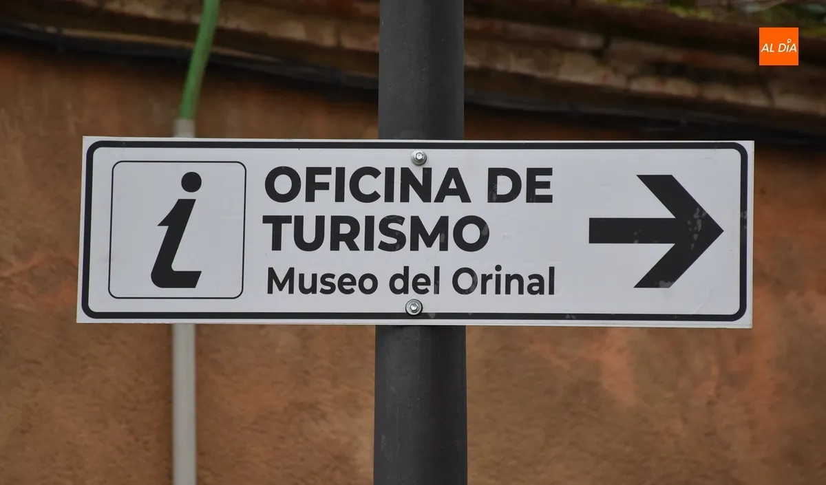 Foto 3 - La Oficina de Turismo se muda por unos d&iacute;as al Museo del Orinal
