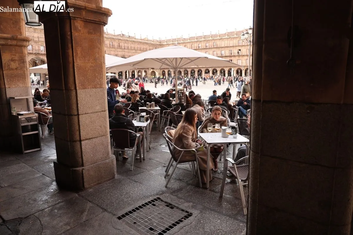 Ambiente este domingo en el centro de Salamanca. Fotos: David Sañudo