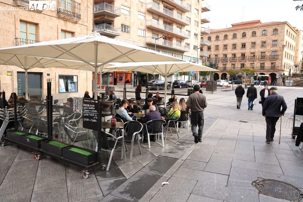 Ambiente este domingo en el centro de Salamanca. Fotos: David Sañudo