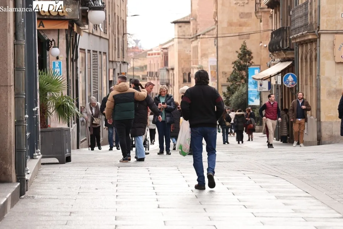Ambiente este domingo en el centro de Salamanca. Fotos: David Sañudo