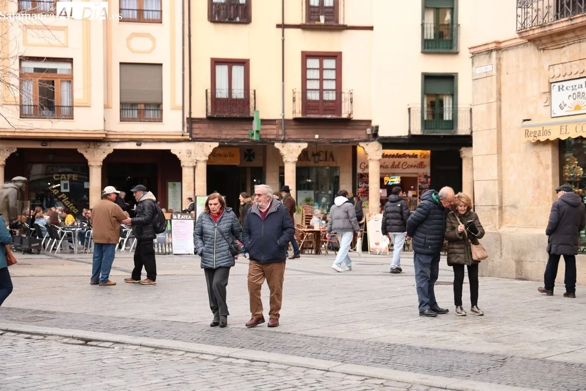 Ambiente este domingo en el centro de Salamanca. Fotos: David Sañudo