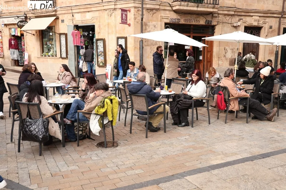 Ambiente este domingo en el centro de Salamanca. Fotos: David Sañudo