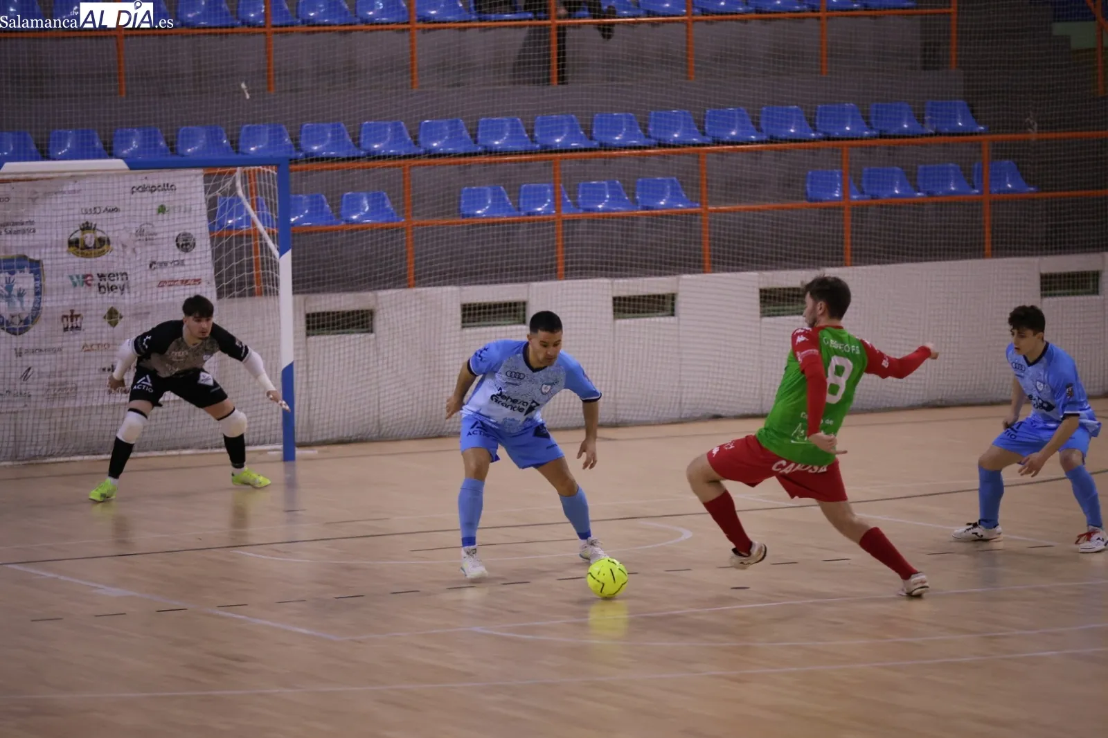 Foto 17 - El Salamanca FS golea al O Esteo (10-5)