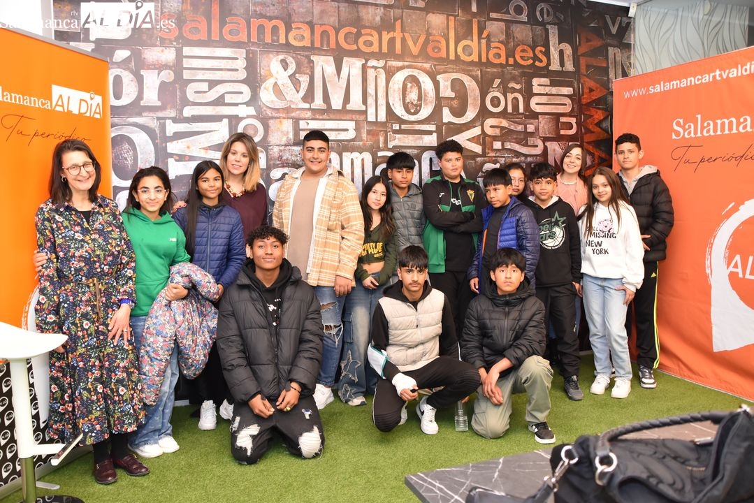 Visita de los alumnos del Aula de Compensatoria del IES Mateo Hernández a SALAMANCArtv AL DÍA