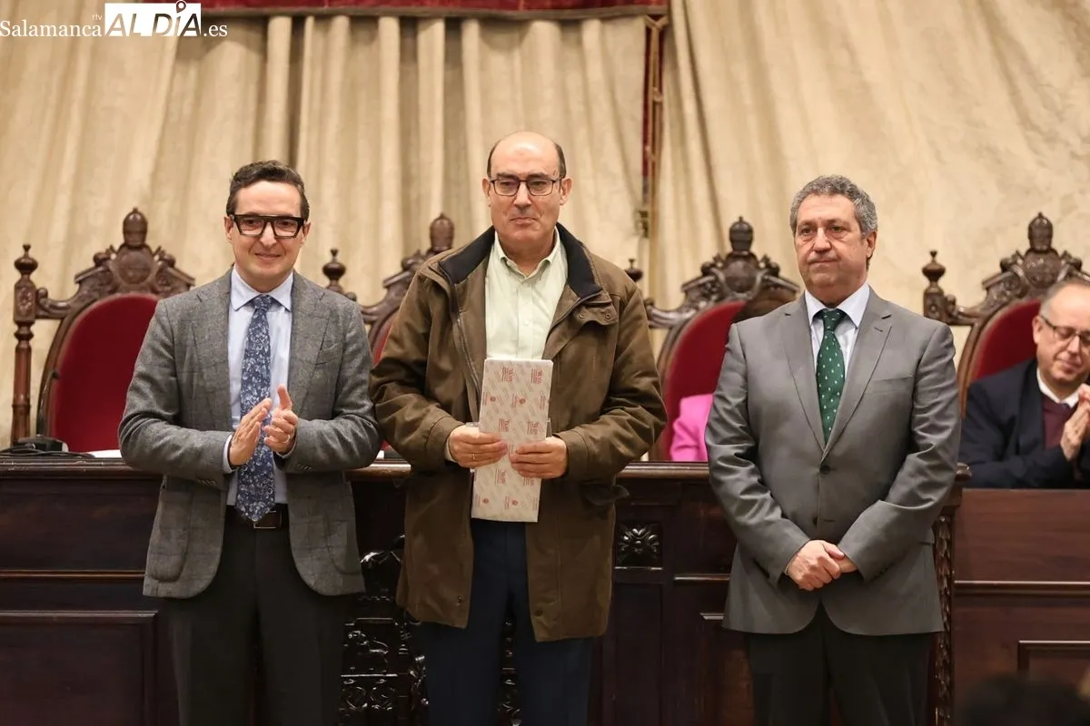 La Universidad de Salamanca homenajea en el Paraninfo a su Personal Técnico, de Gestión y de Administración y Servicios (PTGAS). Foto de David Sañudo