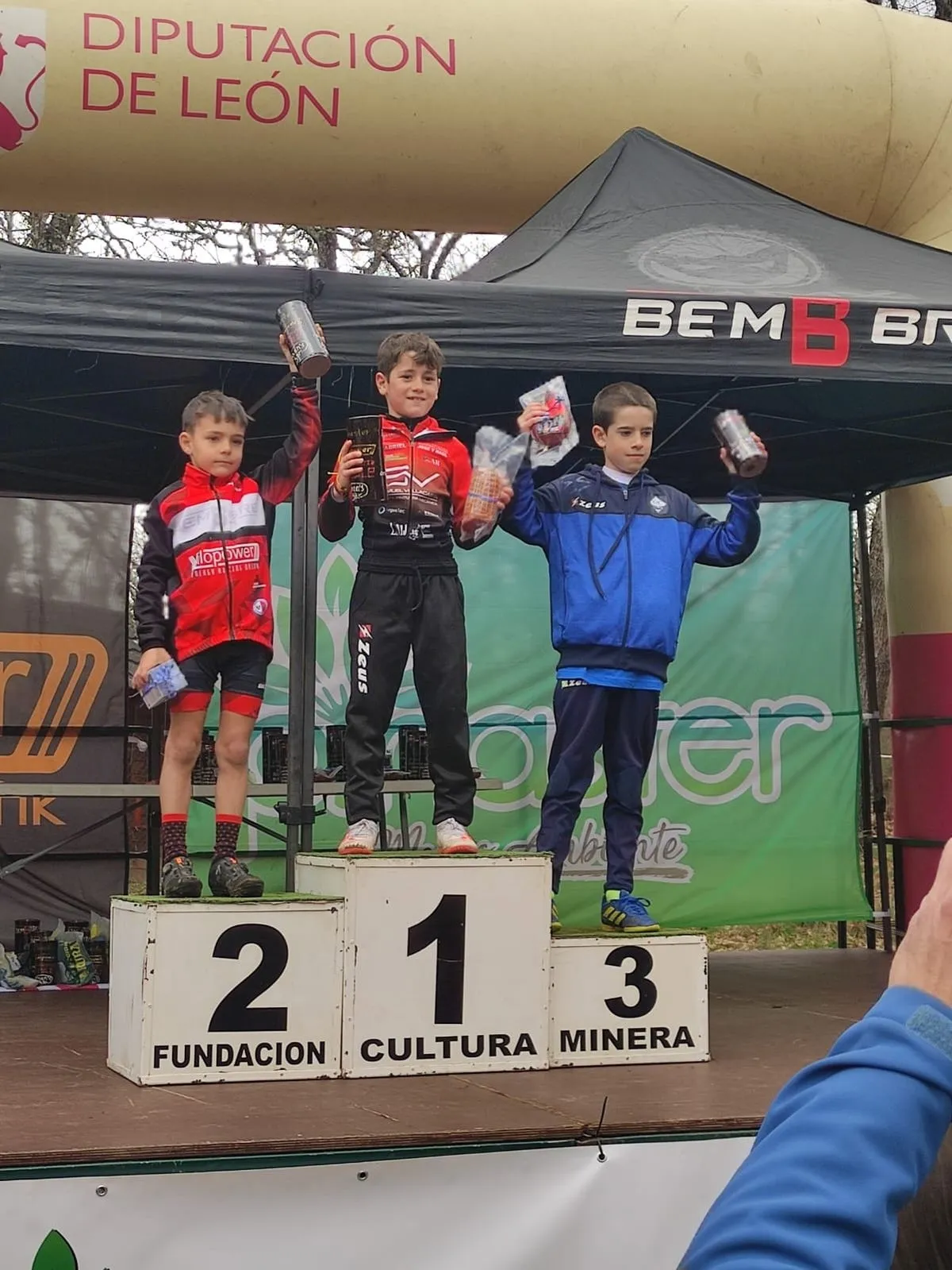 Escuela de Ciclismo Salmantina en el V BTT Bembibre XCO Escuelas