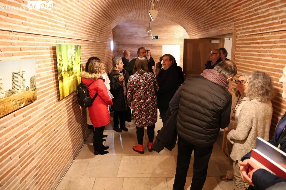 Inauguración de la exposición 'Ese Lugar concreto que nada anuncia' | FOTOS: David Sañudo 