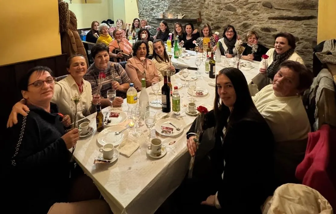 Foto 5 - Mujeres de varias localidades festejan juntas las &Aacute;guedas en Agallas