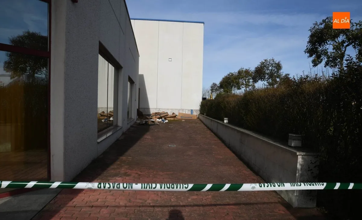 Foto 6 - Roban por el m&eacute;todo del butr&oacute;n en una empresa de maquinaria agr&iacute;cola de Los Chabarcones