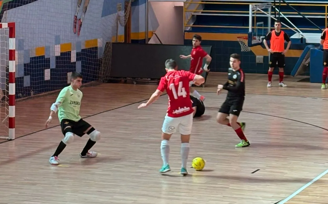 Foto 3 - El III Senior corta por fin su mala racha como visitante en un partido en el que pudo golear