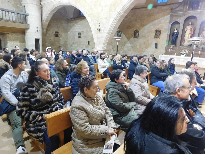 Buscando a Nebrija se ofrecía en la iglesia parroquial de Arabayona
