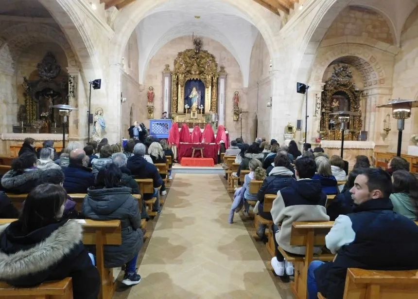 Buscando a Nebrija se ofrecía en la iglesia parroquial de Arabayona