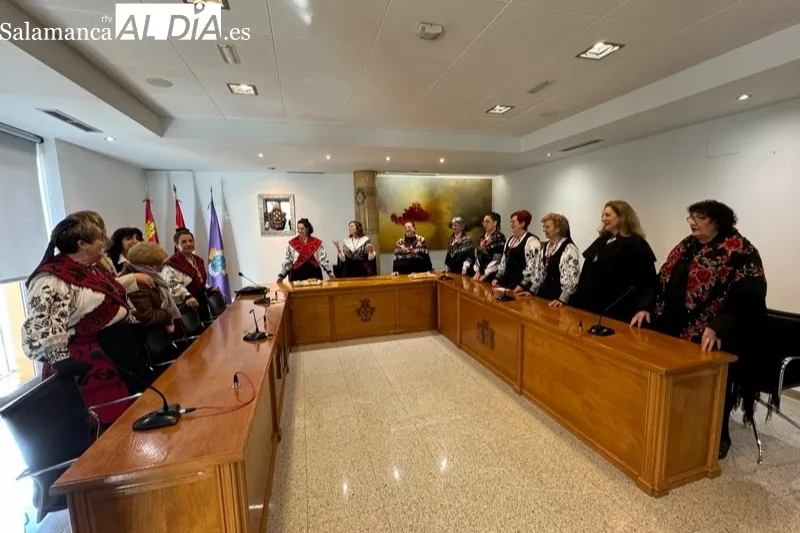 Foto 4 - Bailes y gran ambiente para festejar Santa &Aacute;gueda en Pe&ntilde;aranda, con Mar&iacute;a del Roc&iacute;o al frente como nueva aguedera mayor