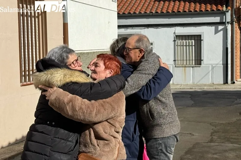 Foto 3 - L&aacute;grimas, brindis y recuerdos de Jos&eacute; Guerras en el cierre de su tienda en Macotera por jubilaci&oacute;n: "Los clientes son como famil&iacute;a y el barrio de Santa Ana, mi vida"