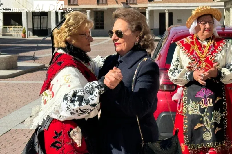 Foto 4 - Las mujeres de Santiago de la Puebla honran a Santa &Aacute;gueda con un animado d&iacute;a de celebraci&oacute;n