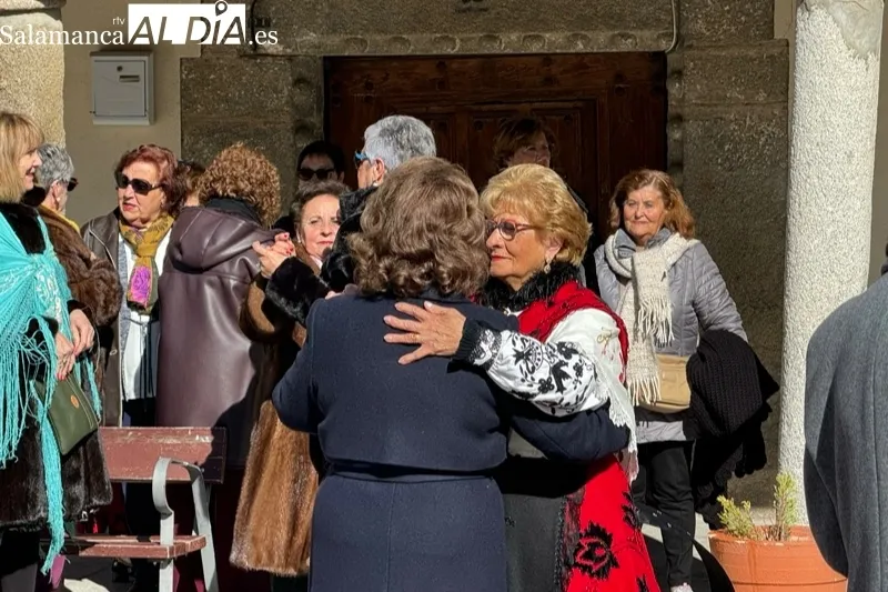 Foto 6 - Las mujeres de Santiago de la Puebla honran a Santa &Aacute;gueda con un animado d&iacute;a de celebraci&oacute;n
