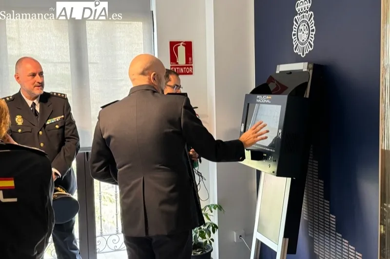 Peñaranda pone en marcha un punto de renovación de certificados junto a la Policía Nacional