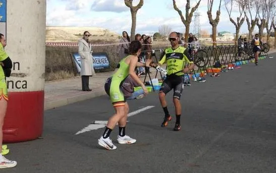 Foto 3 - Pilar P&eacute;rez y Jes&uacute;s S&aacute;nchez Macarro se hacen con la victoria por relevos en el Duatl&oacute;n de Villamayor