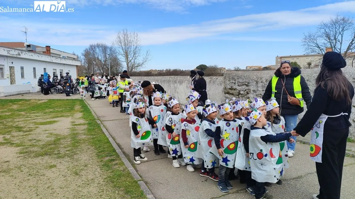 Los alumnos del CEIP Manuel Moreno salen de Carnaval