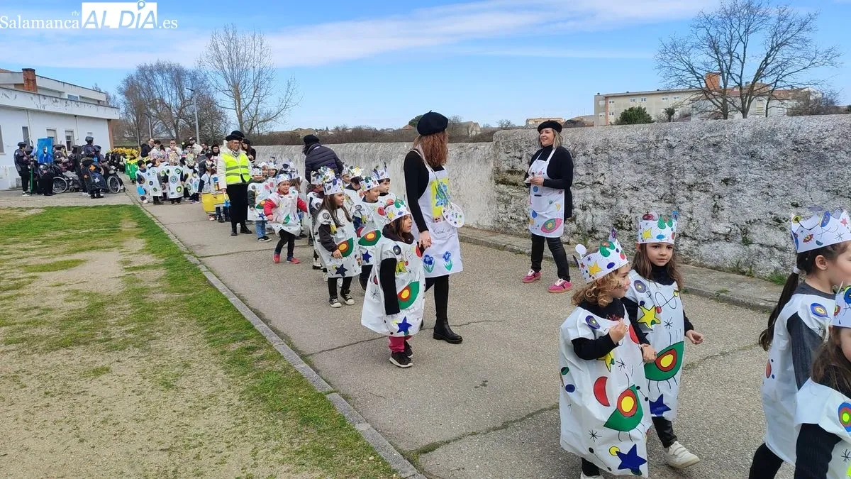 Los alumnos del CEIP Manuel Moreno salen de Carnaval