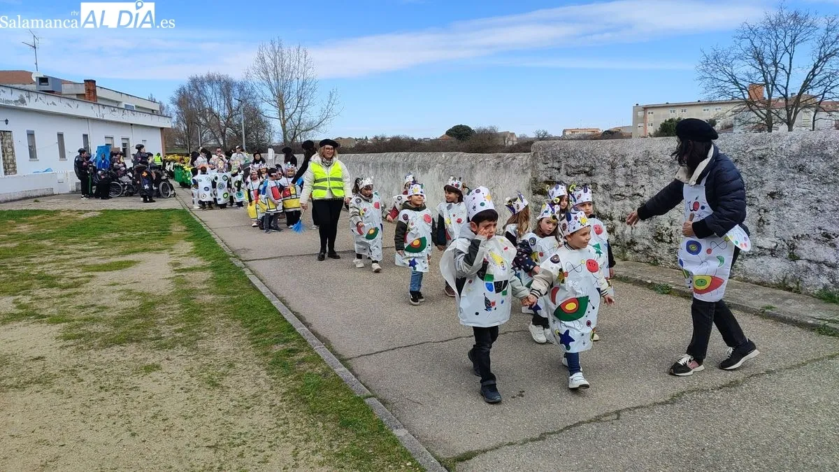 Los alumnos del CEIP Manuel Moreno salen de Carnaval