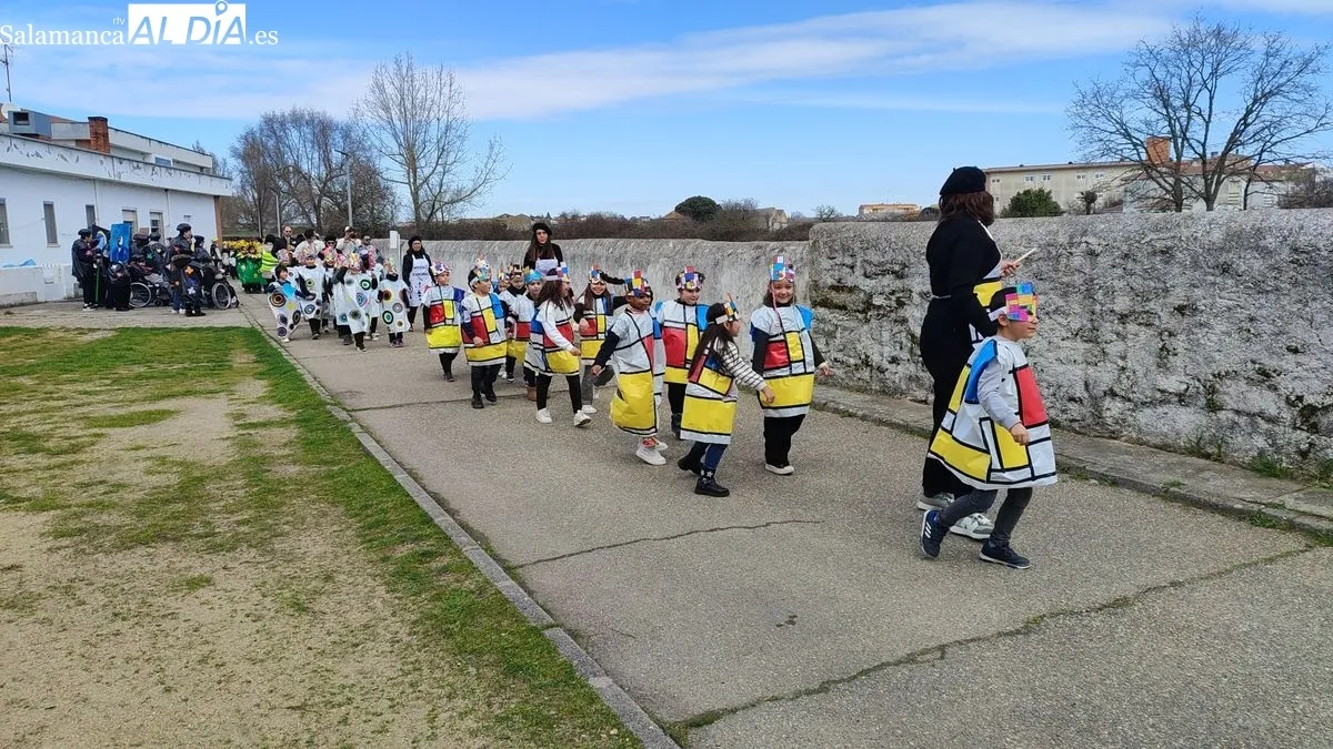 Los alumnos del CEIP Manuel Moreno salen de Carnaval