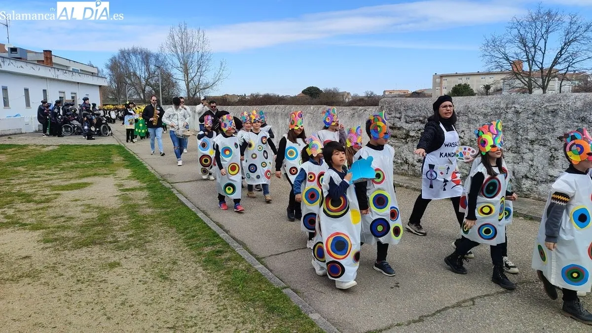 Los alumnos del CEIP Manuel Moreno salen de Carnaval