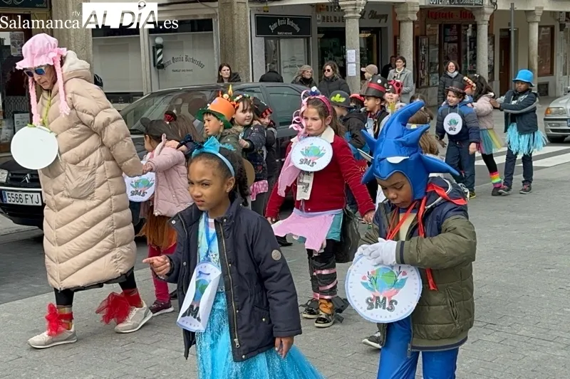 Desfile de carnaval de los colegios Miguel de Unamuno y Severiano Montero