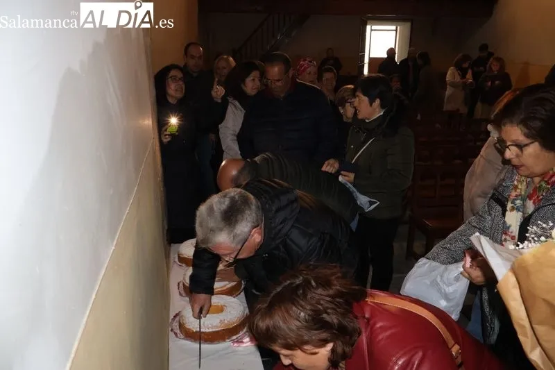 Foto 5 - La Fiesta de las Candelas ilumina la ermita de la Virgen de Otero