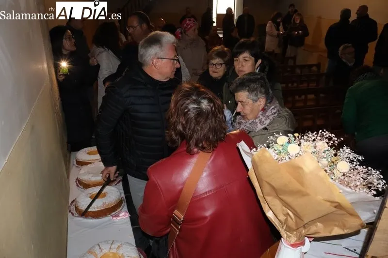 Foto 4 - La Fiesta de las Candelas ilumina la ermita de la Virgen de Otero