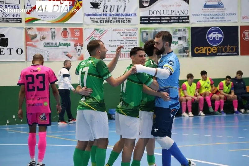 Foto 7 - El Piensos Dur&aacute;n Albense rompe su mala racha y suma tres puntos clave ante el Ribeira FS (4-3)