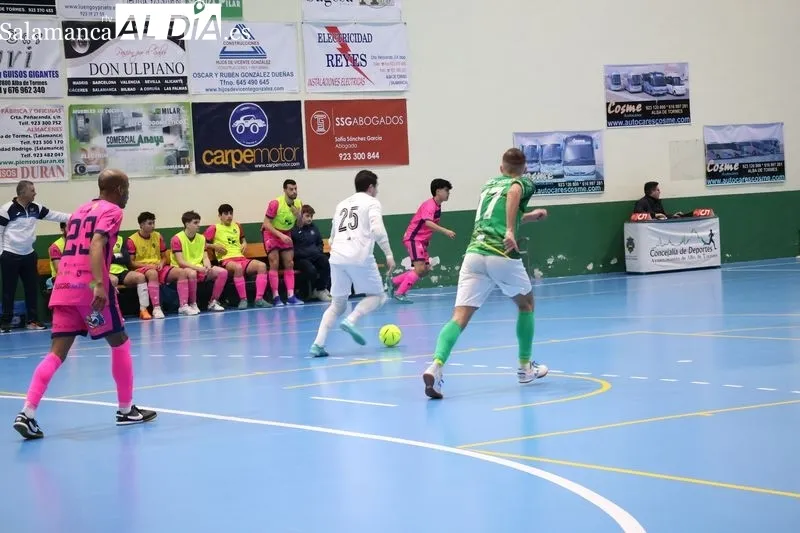 Foto 6 - El Piensos Dur&aacute;n Albense rompe su mala racha y suma tres puntos clave ante el Ribeira FS (4-3)
