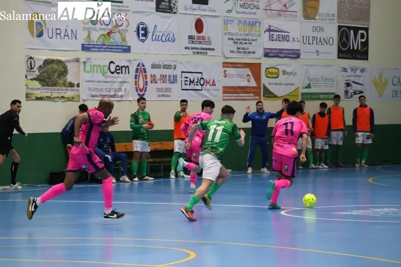 Foto 5 - El Piensos Dur&aacute;n Albense rompe su mala racha y suma tres puntos clave ante el Ribeira FS (4-3)