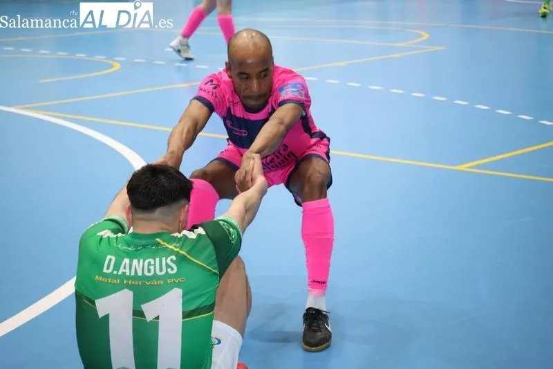 Foto 4 - El Piensos Dur&aacute;n Albense rompe su mala racha y suma tres puntos clave ante el Ribeira FS (4-3)
