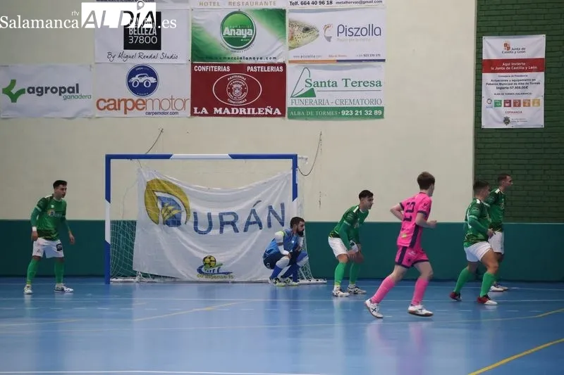 Foto 2 - El Piensos Dur&aacute;n Albense rompe su mala racha y suma tres puntos clave ante el Ribeira FS (4-3)