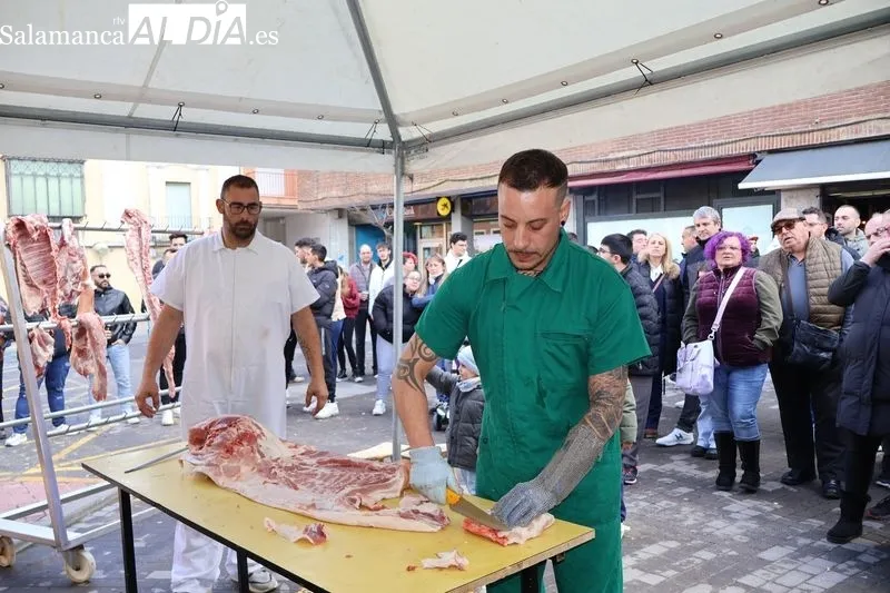 Foto 11 - Gran acogida de la I Matanza T&iacute;pica organizada por 'La Cata Gastrobar'