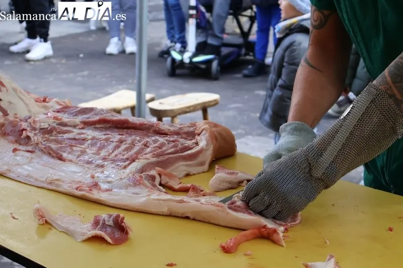 Foto 10 - Gran acogida de la I Matanza T&iacute;pica organizada por 'La Cata Gastrobar'