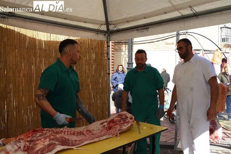 Foto 8 - Gran acogida de la I Matanza T&iacute;pica organizada por 'La Cata Gastrobar'