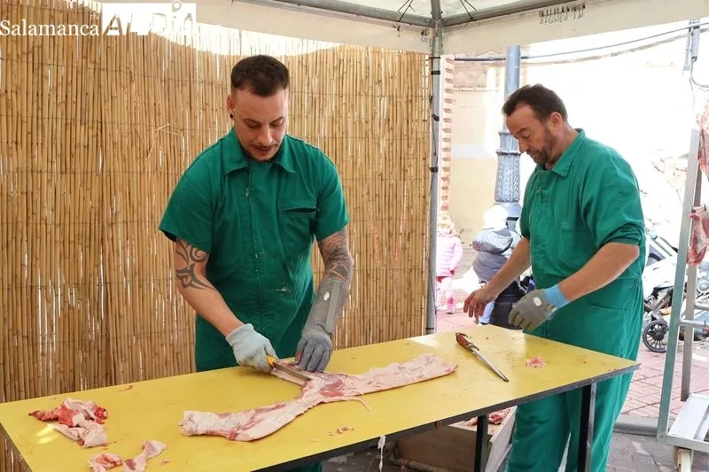 Foto 5 - Gran acogida de la I Matanza T&iacute;pica organizada por 'La Cata Gastrobar'