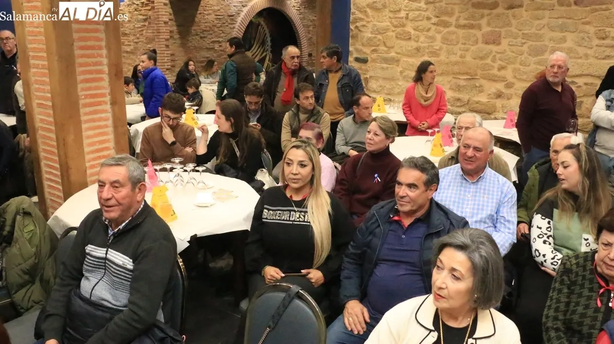 La Peña La Taurina entrega sus XXVI Premios Fiestas del Toro de Aldeadávila de la Ribera / CORRAL