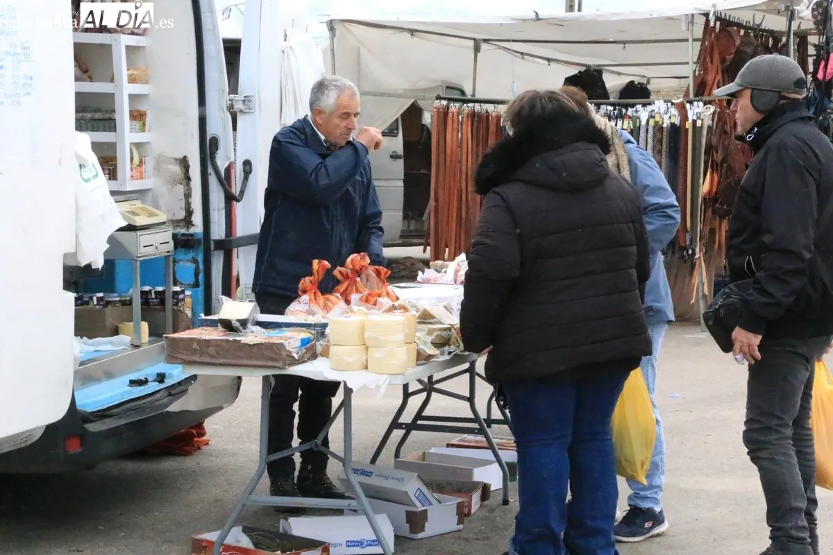 Mercadillo de Trabanca este domingo 2 de febrero / CORRAL