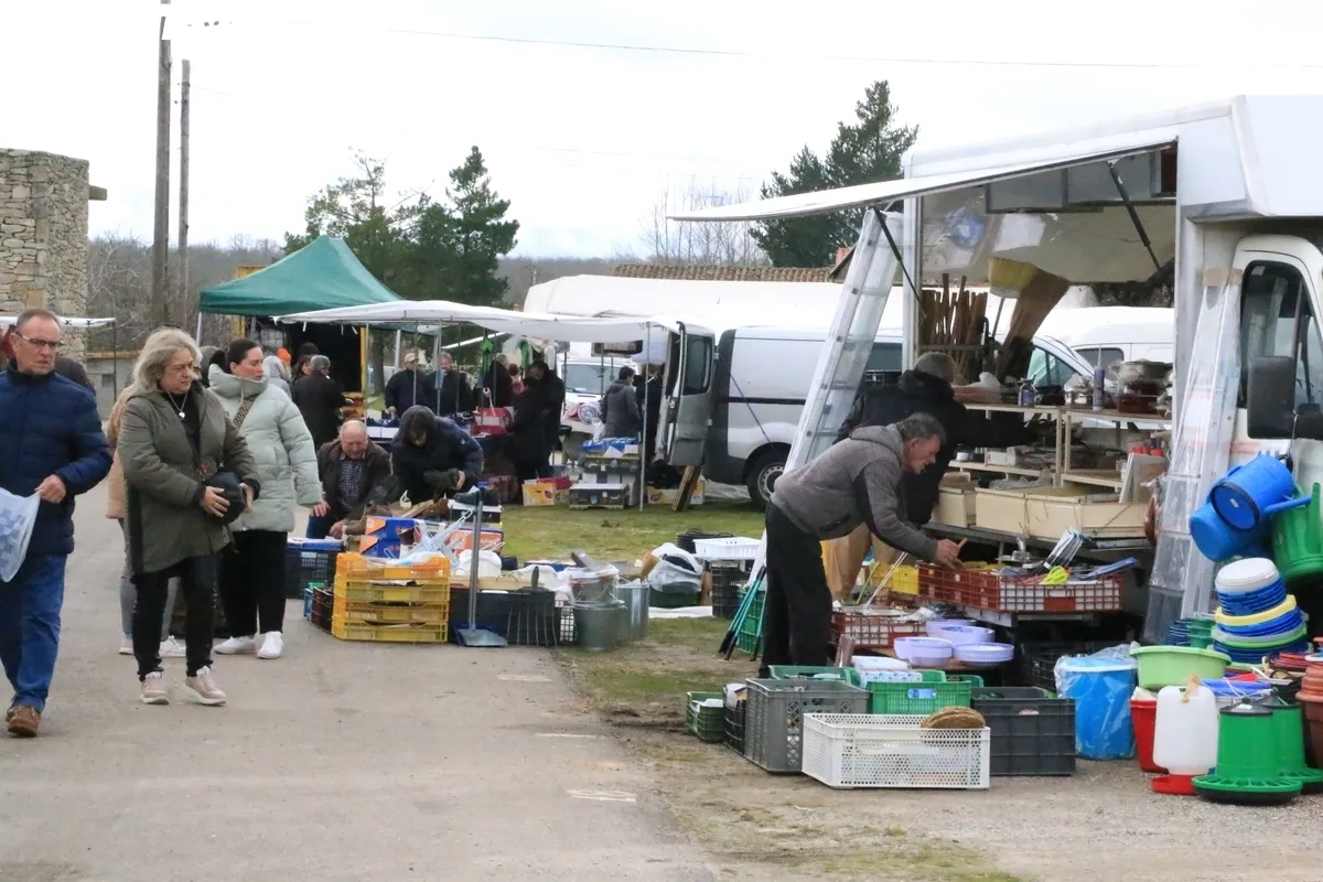 Mercadillo de Trabanca este domingo 2 de febrero / CORRAL