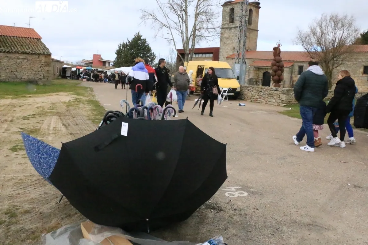 Mercadillo de Trabanca este domingo 2 de febrero / CORRAL