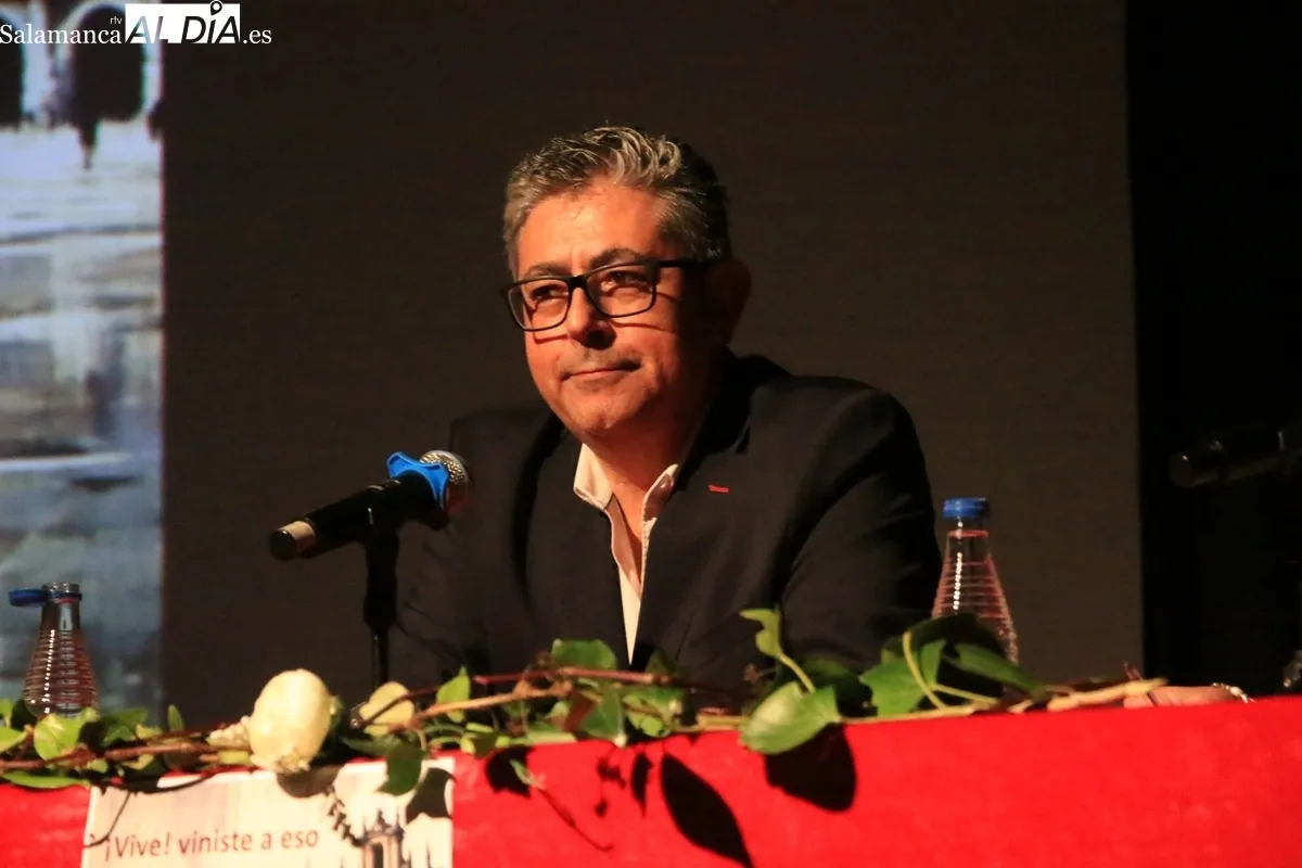 Presentación de '¡Vive! Viniste a eso' en Vitigudino / CORRAL 