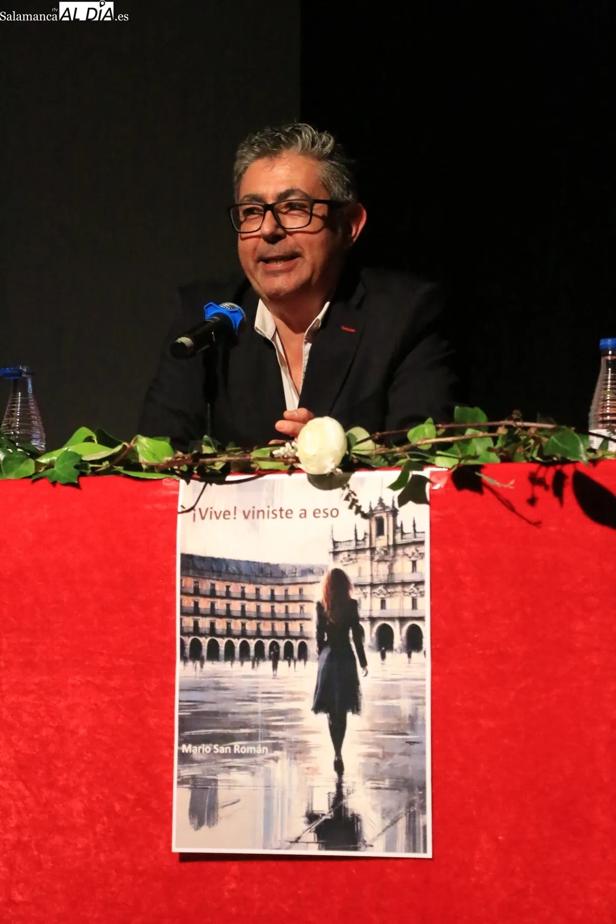 Presentación de '¡Vive! Viniste a eso' en Vitigudino / CORRAL 