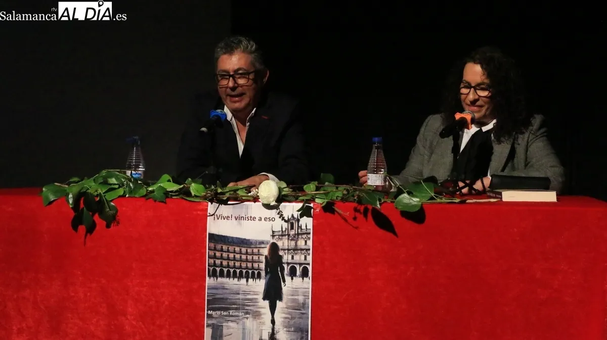 Presentación de '¡Vive! Viniste a eso' en Vitigudino / CORRAL 