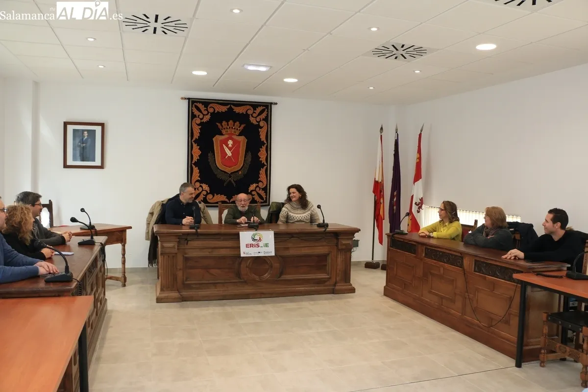 Encuentro de docentes del IES Ramos del Manzano y de las Escuelas del Agrupamento de Escolas do Fundão en Vitigudino / CORRAL